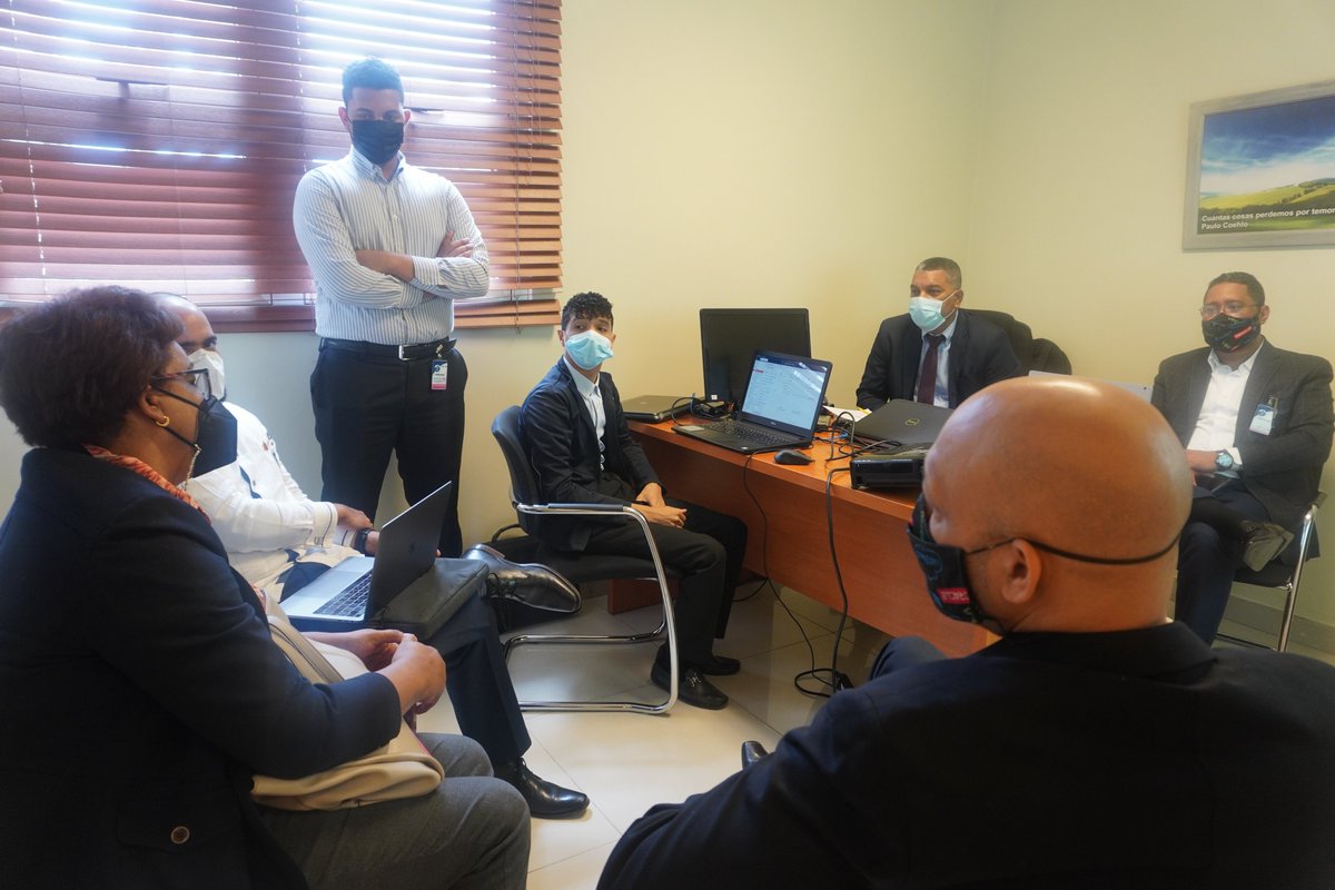 El <a href="/HMDRARD/">Hospital Materno Dr. Reynaldo Almánzar</a> recibió la visita del director de Tecnología de la Información de <a href="/SaludPublicaRD/">Salud Pública RD</a>, Oscar Lazala y Guillermina Rodríguez, encargada del departamento de Información, para conocer el funcionamiento del nuevo sistema de información que implementa este centro de salud.