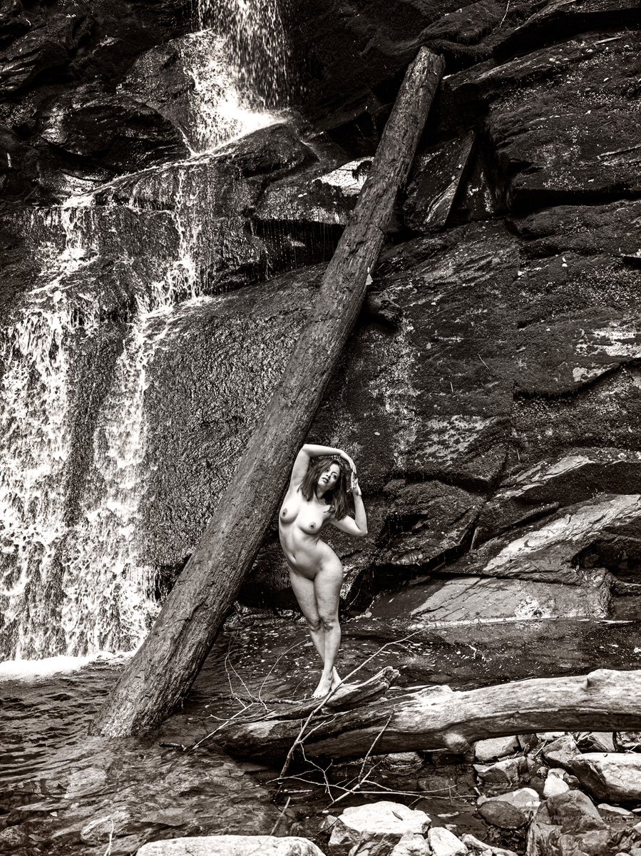 Nestordesigns's tweet photo. Chibi at the bottom of the waterfalls in Pennsylvania https://t.co/MrMIMuZr6e