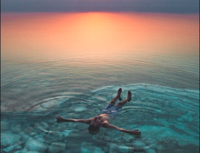 me_life_love's tweet photo. FLOAT! What does it take to float? How do you do it? I relax, breathe, and be as still and light as possible. I make subtle adjustments to stay afloat. When I panic, I sink. #floatwithME #breathewithME #keepcalmandcarryon How do you float? #melifelove #selfcare #beherenow https://t.co/Ah37pRvvqj