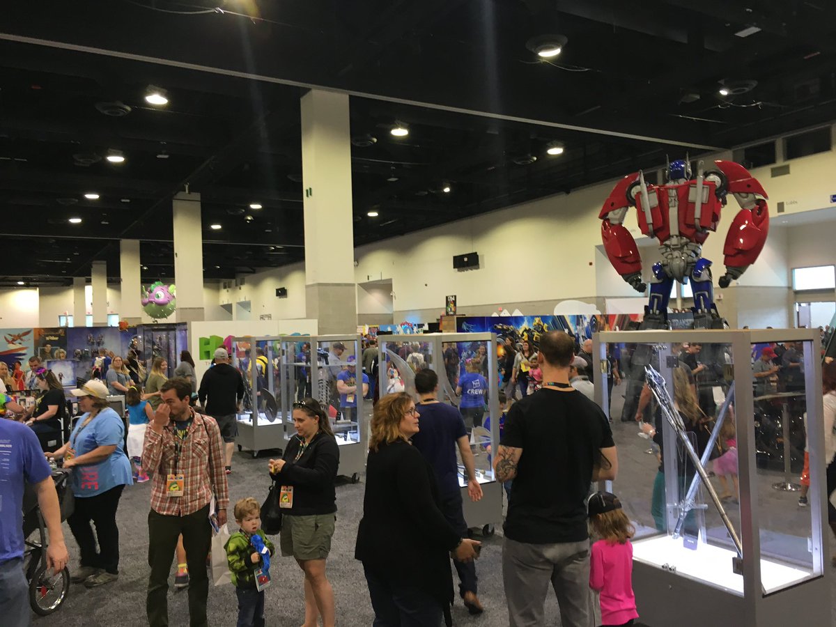 TFU_INFO's tweet photo. Four years ago today I was at Hascon! To put that in perspective, if you were a freshman in high school then, you’ve since graduated and are probably a freshman in college now. #Hascon https://t.co/JqmG0pTkO5