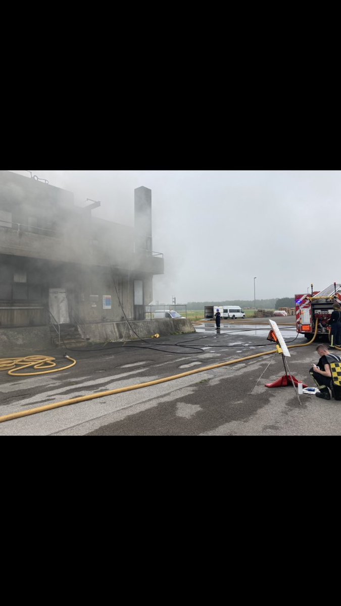 JimMackay77's tweet image. Great first day hot fire training @FSCmoreton with fire fighters from @WestSussexFire with trainers from @WSFRS_TDA enthusiasm and a willingness to learn #concreteclassroom #flowpaths @guss9406 @krisdance8 @stevebridle3 @1HealthAcademy @mikedunham8829 @robbo9973 @Ianreece9