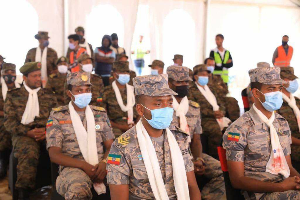 DemekeHasen's tweet photo. የባንዳ ጥንካሬ የሚፈጠረው በጀግኖች ዝምታ ነው። የኛ ጀግኖች ስፍራቸውን ሲይዙ ባንዳዎች ይጠፋሉ። ጀግኖችን ማክበርና እውቅና መስጠት ሀገርን ማክበር ነው፤ የኛ ዘመን ጀግኖች የሃገር ባለውለታ በመሆናችሁ - እናከብራችኋለን፤ እናመስግናችኋለን፡፡ https://t.co/PxRCDWE4uD