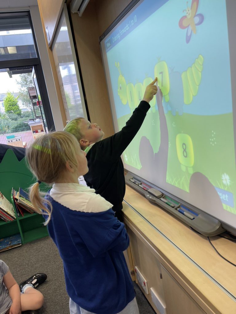 Cuiken_Primary's tweet photo. P1 started to order numbers to 10 with a fun game with @miss_pelosi4 this afternoon! #aimhigh #challengeisgood #enjoylearning π https://t.co/OYz7ItwcnL