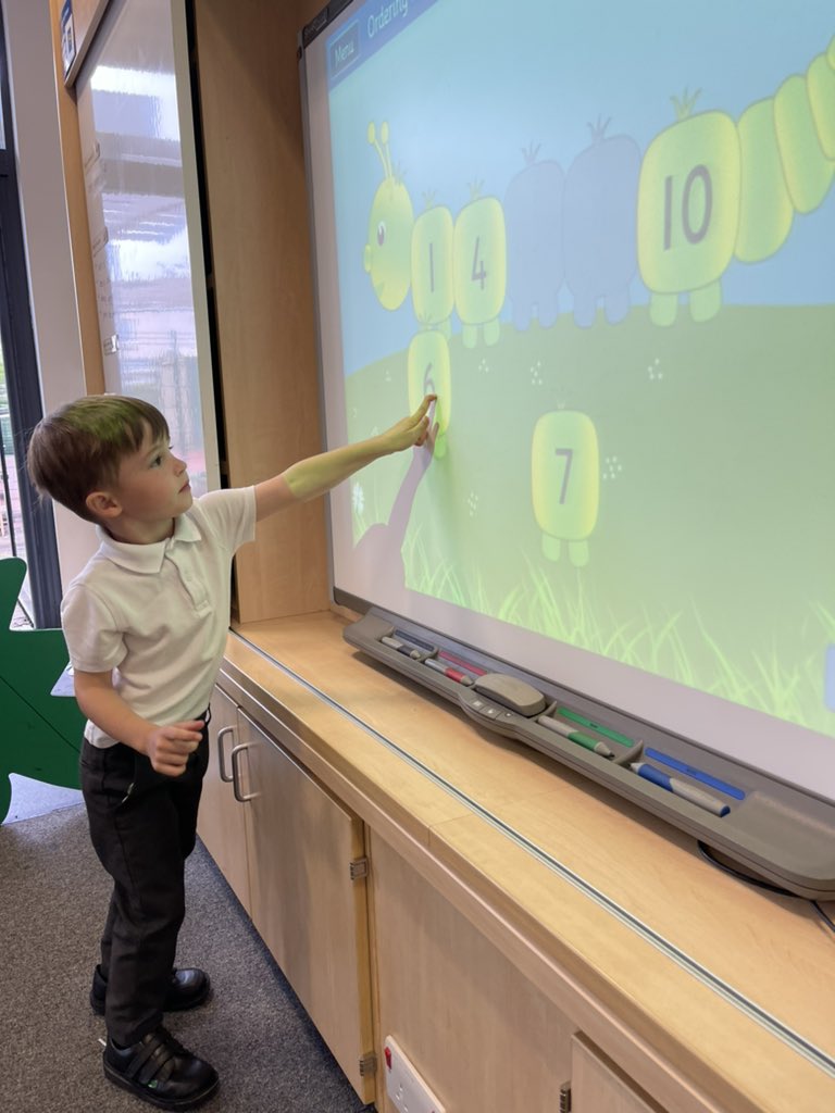 Cuiken_Primary's tweet photo. P1 started to order numbers to 10 with a fun game with @miss_pelosi4 this afternoon! #aimhigh #challengeisgood #enjoylearning π https://t.co/Ys9wYCZWqh