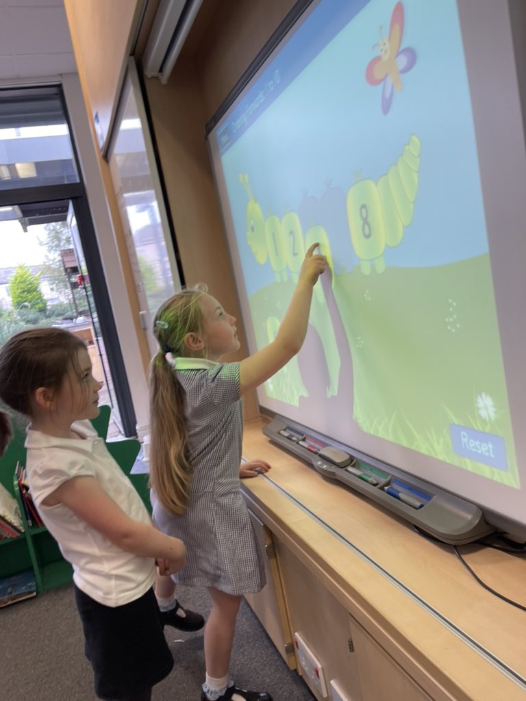 Cuiken_Primary's tweet photo. P1 started to order numbers to 10 with a fun game with @miss_pelosi4 this afternoon! #aimhigh #challengeisgood #enjoylearning π https://t.co/Ys9wYCZWqh