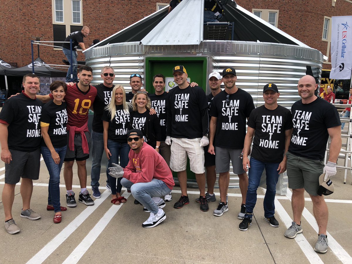 elschmitt3g's tweet photo. @SukupMfg @IowaHoops @JessSettlesHoop @JJMoses84 - you should join us at the next @SukupMfg #SafeTHome build if you’re back in town!
#TBT #GameDayBuild https://t.co/NspGUB93Ey