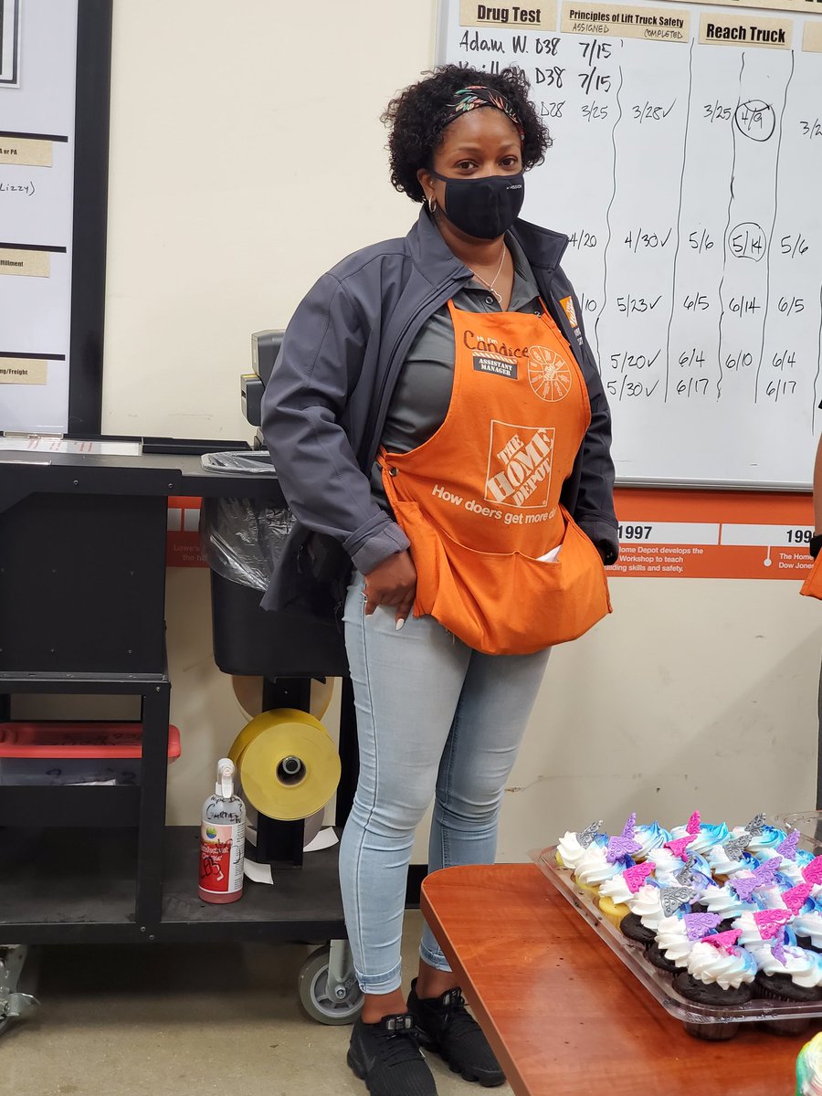 SAD, SAD😭😭😭 day for us at 1937. We are going to miss you Candice. One of the best managers I had the pleasure of working with. Good luck!! @lrynsmock @HDChristianKerr @hdemilymunoz @IsmaelPerezJrHD