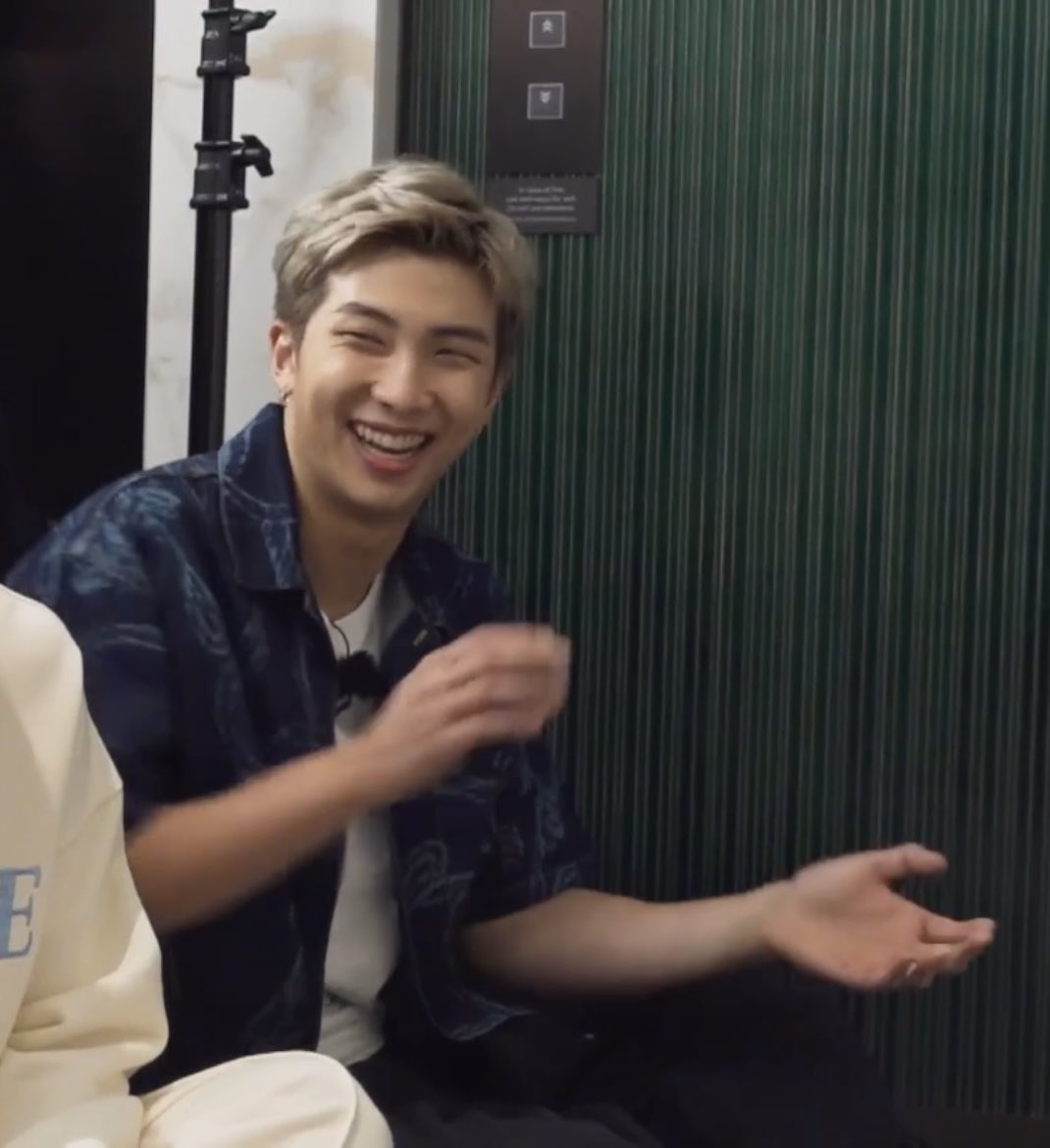 RMPICS_twt's tweet photo. happiness suits him so well 🤩🤩 https://t.co/qssyyjeGoL