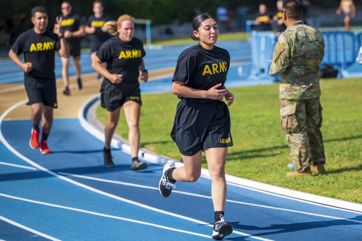 USArmy's tweet image. #PicOfTheDay 

Army Spc. Kiana Malbas participates in an Army Combat Fitness Test at the University of California, Los Angeles, July 17, 2021.

📸 by Sgt. 1st Class Christopher Oposnow

#ArmyFit