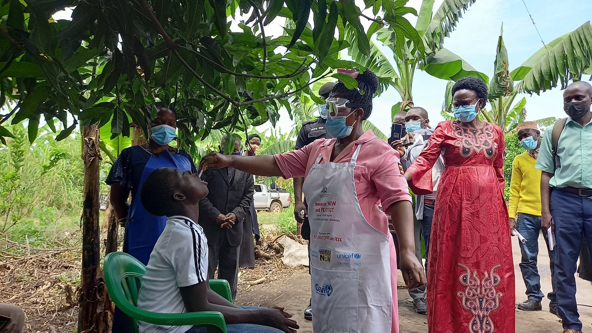BalukuAlex51's tweet photo. Dr. Ruth Jane Acheng launches second phase of oral cholera vaccination program in Kasese. https://t.co/MVJvBihFAg