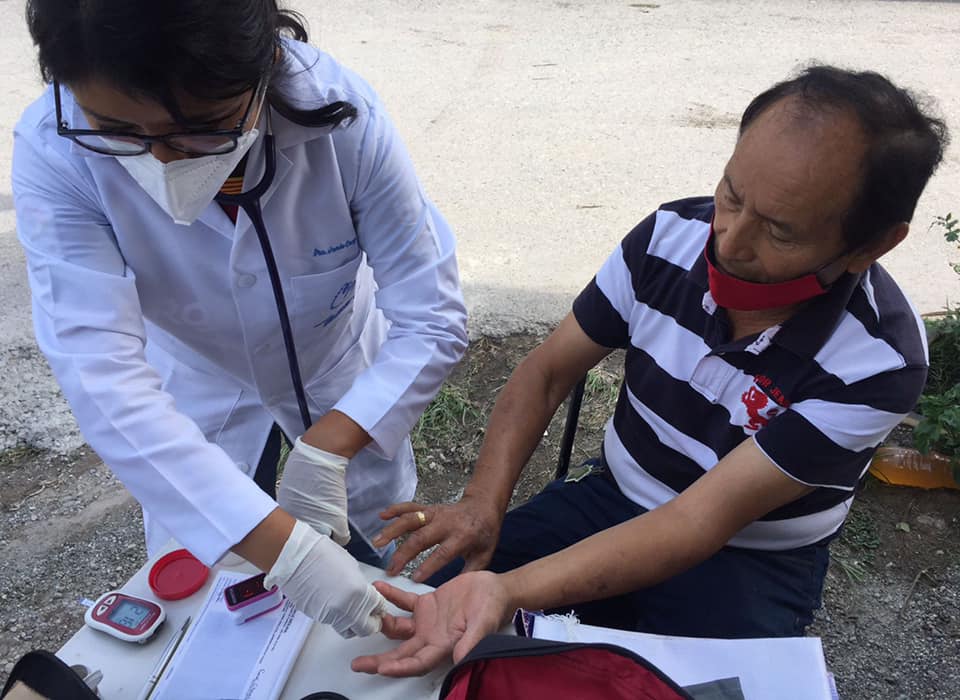 fundaciondrsimi's tweet photo. ¡Somos más fuertes que la adversidad! Fuimos directamente a #Tula, #Hidalgo para ayudar a nuestros hermanos afectados por las lluvias. A través del #PlanSimiIII, llevamos brigadas médicas y entregamos despensas y artículos de limpieza. #OrgullosamenteSimi https://t.co/JByiqpXVNw