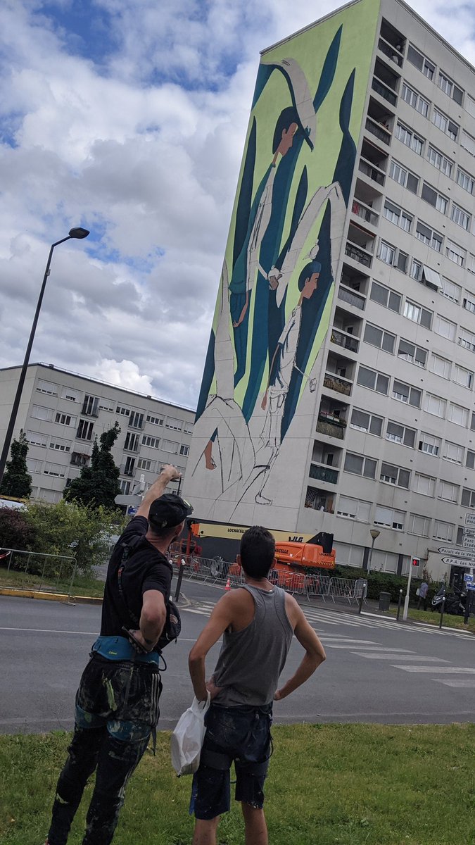 Fresque en cours de réalisation à Massy Opéra, merci à tous pour ce beau projet <a href="/Erigereofficiel/">Erigere Officiel</a> <a href="/ApesDsu/">L'apes</a>  <a href="/villedemassy/">Ville de Massy</a>
