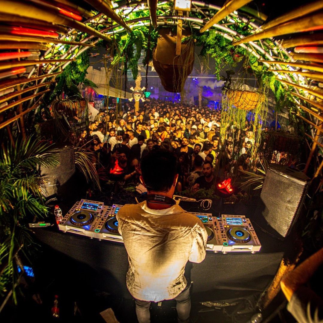 Next up for our #RumorsInTheAir podcast series is the latest addition to the Rumors family, Juan Yarin. Kick-start your weekend early with an hour of quality tunes! 🐍💃🎉

soundcloud.com/rumorsrecords/…