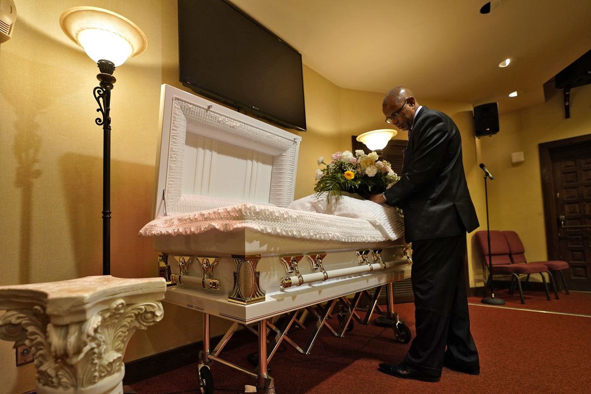 SunSentinel's tweet photo. Florida now has earned the undesirable rank of first in the country for its COVID death rate. https://t.co/xJF7aQKlvZ https://t.co/SrqXX2ZBE9