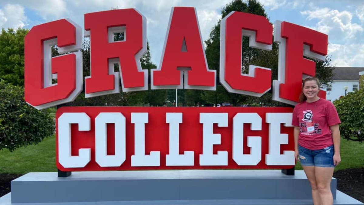 gracecollege's tweet photo. Our new Grace sign makes for a great photo op! Congratulations to the winners from our photo contest! #VisitGrace #LancerLife #GraceCollege #WaysOfGrace # #LifeByTheLake #LiveWithGrace #StudyAtGrace https://t.co/RACVc3FIJE