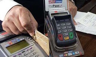 LuisMesina1's tweet image. La caída de #transbank que afecta a miles de usuarios no es responsabilidad de los trabajadores.
Para resolver el problema basta que @transbank llame AHORA al @SindicatoTbk y negocien hasta llegar a un arreglo.Los dueños de #transbank son los bancos que han ganado mucho este año.