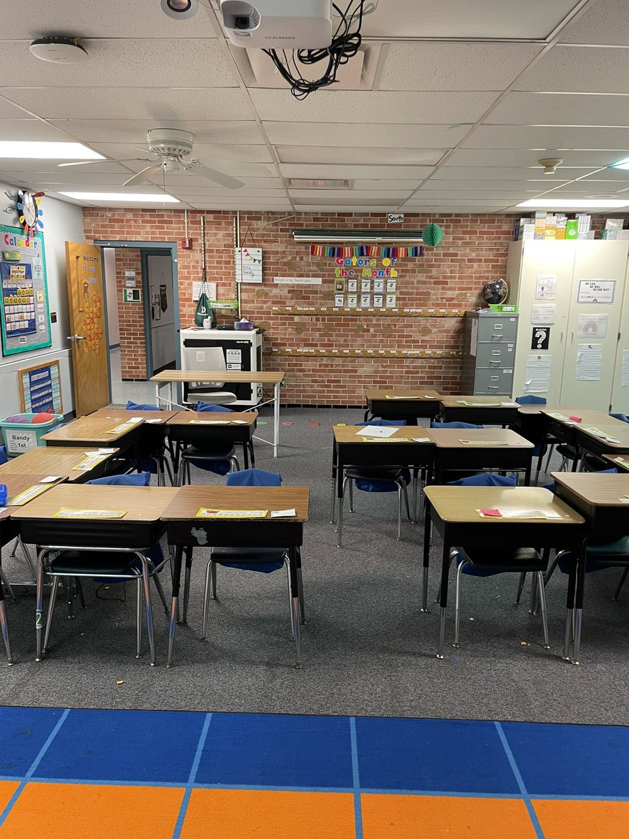wgfirstgrade's tweet photo. Hope to see you at curriculum night tonight! Our desks are waiting for you! @Westgate66 https://t.co/K08zVmsylY