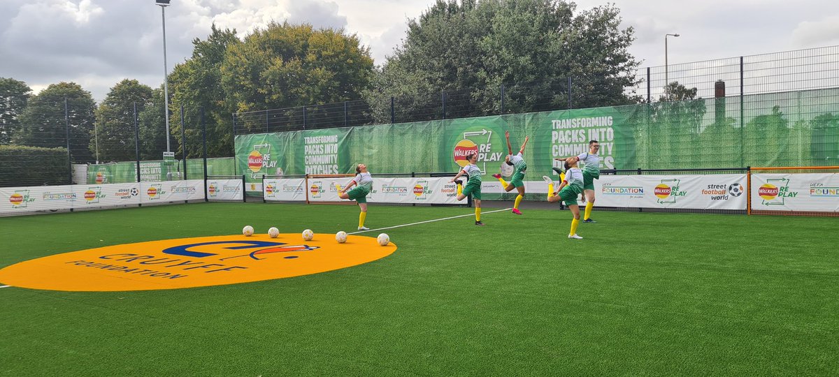 Incredible to be involved today <a href="/JCFoundation/">Johan Cruyff Foundation</a> #walkersreplay launch with <a href="/LCFC_Community/">Leicester City in the Community</a> some special VIPs, but one very special lady who made it happen <a href="/parks_hub/">Team Hub</a> very proud of you Jo Randall on behalf of New Parks 👏 @ActiveLLR <a href="/ActiveLeicester/">Active Leicester</a> #placebasedworking #community