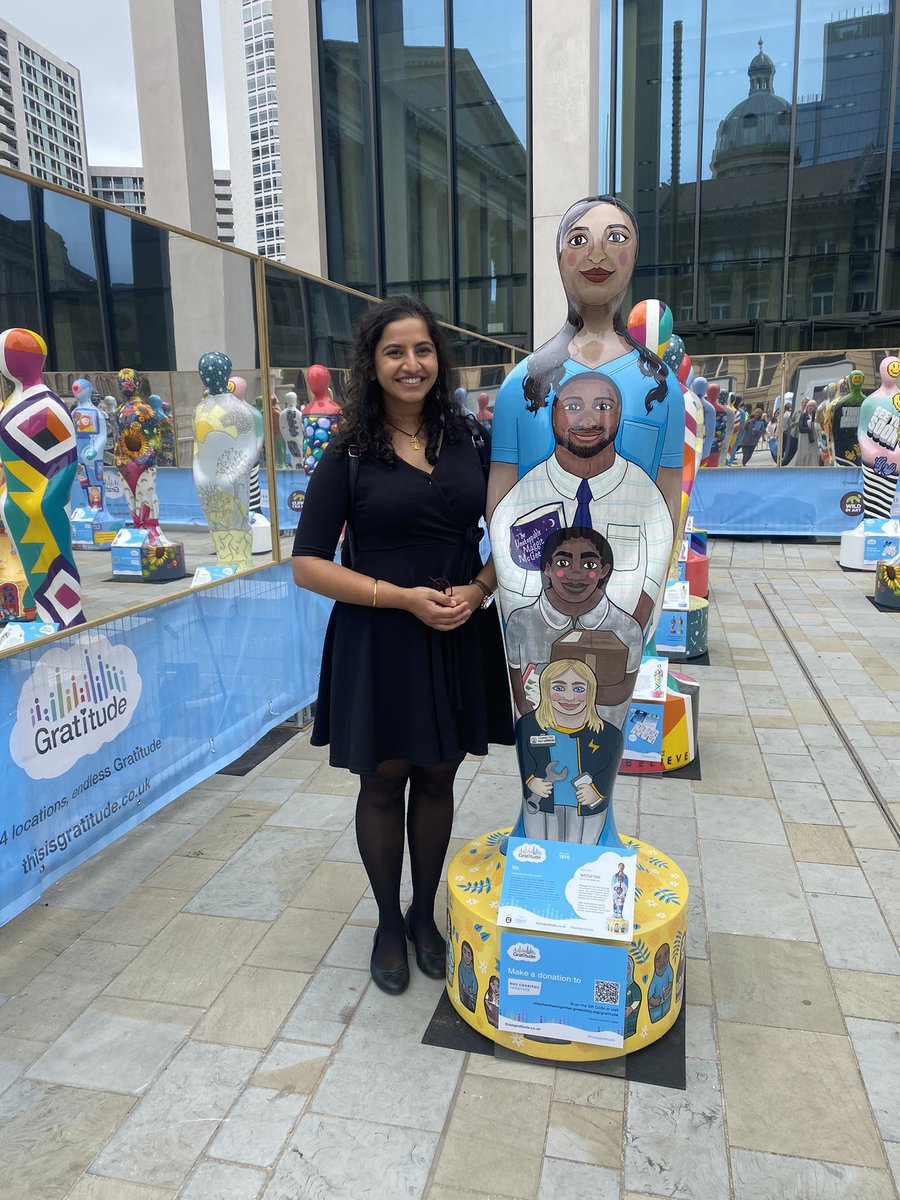 juliegas's tweet photo. @gratitudeinart @KarisViola @Wesleyan This was the lovely nurse who was painted on the sculpture https://t.co/fOB24BmJRi