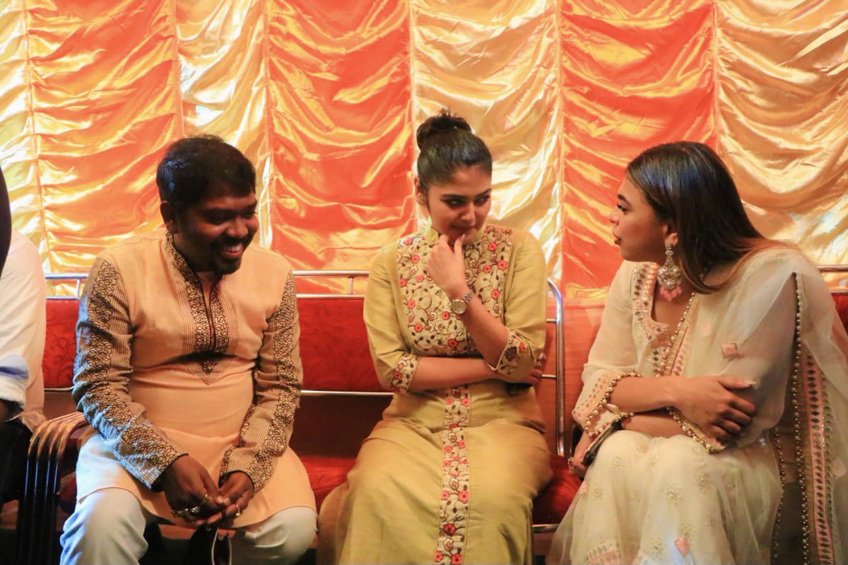 sayani06's tweet image. উত্তর কলকাতার 14 নম্বর ওয়ার্ডের গণেশ পুজোর শুভ উদ্বোধন এর কিছু মুহুর্ত।
সাথে সর্বভারতীয় তৃণমূল কংগ্রেসের সাধারণ সম্পাদক শ্রী কুনাল ঘোষ, বিশিষ্ট সমাজ সেবিকা ও সাধন পান্ডের সুযোগ্য কন্যা শ্রেয়া পান্ডে এবং উত্তর কলকাতার নবনিযুক্ত যুব তৃণমূল কংগ্রেসের সভাপতি শান্তি রঞ্জন কুন্ডু।