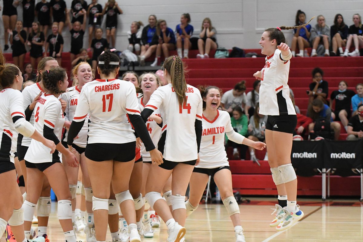 rpratt1062's tweet photo. This is what it's like when you beat Brookfield Central.....It was a great Charger Night!!❤🏐🖤

@TheHamHouse @HHSChargerVB https://t.co/nS9FpG2Y8O
