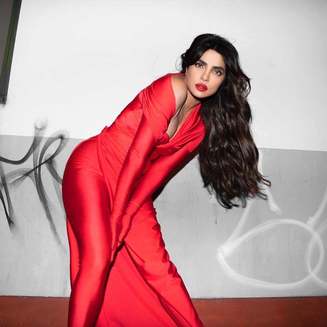 Priyanka Chopra by Frederic Monceau 😍

instagram.com/p/CThOwJHN635/…