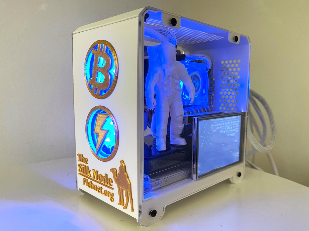 BVBTC's tweet image. 1/ Don’t know how to code but still want to support #Bitcoin?

RUN. YOUR. OWN. NODE.

Help decentralize the network, verify your own balances and transactions, and if you can contribute liquidity to @lightning you can even play a part in helping El Salvador.