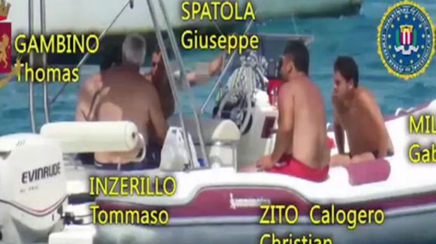 GDS_it's tweet photo. #Mafia a #Palermo, colpo al clan degli "scappati": inflitte 19 condanne, anche ai boss #Inzerillo https://t.co/wrGttrZo3E https://t.co/ODpcbyfFbu