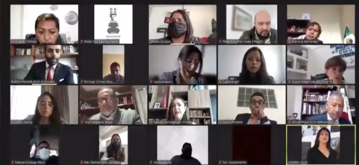 lopezdoriga's tweet photo. #VIRAL Pasó el temor de todos en el Zoom. 

En plena sesión, síndica de Naucalpan dejó abierto su micrófono durante una sesión de cabildo y pidió que le llevaran su ropa, incluyendo 'su calzón' 😂 😂   

(VIDEO) https://t.co/oTDKwKGB8w https://t.co/6kt5gmj18a