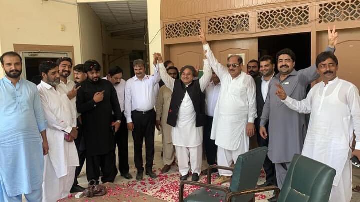 AkbarAli0017's tweet photo. Alhamdulillah Successfully Completed the visit of
- DBA Sahiwal
- DBA Pakpattan
- Pir Mahal Bar
- Shahkot Bar
#TeamSardarAkbar #LHCBA #PRESIDENTLHCBA #SardarAkbar https://t.co/zZnuE6XXfg