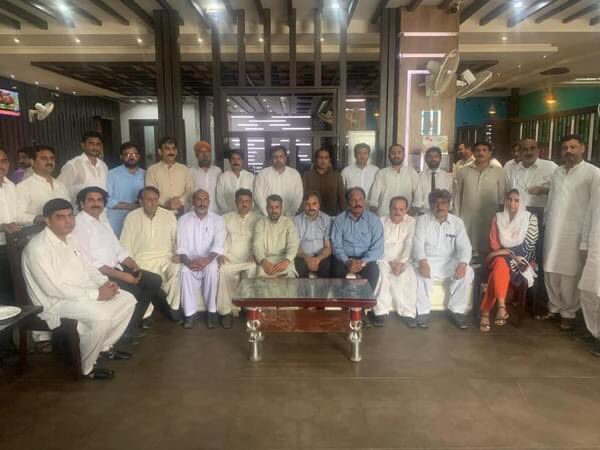 AkbarAli0017's tweet photo. Alhamdulillah Successfully Completed the visit of
- DBA Sahiwal
- DBA Pakpattan
- Pir Mahal Bar
- Shahkot Bar
#TeamSardarAkbar #LHCBA #PRESIDENTLHCBA #SardarAkbar https://t.co/zZnuE6XXfg