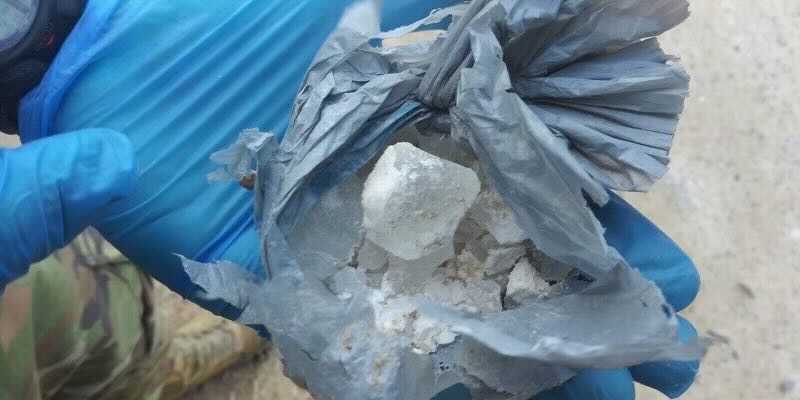 GregAbbott_TX's tweet photo. Texas National Guard seized methamphetamine after apprehending a group of illegal immigrants.

Operation Lone Star has led to more than 8,000 lbs of cocaine &amp; meth being seized.

Texas is cracking down on the influx of illegal drug smuggling caused by Biden’s border crisis. https://t.co/oFz5jNpMWh