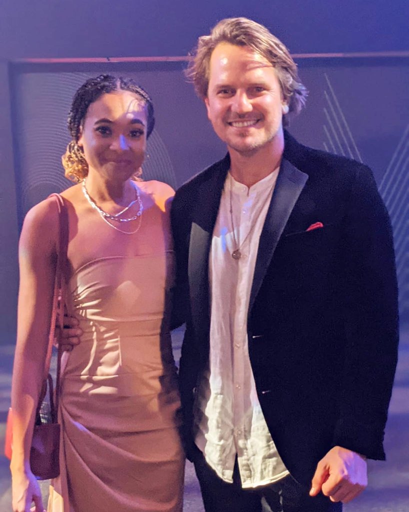 alicedearingx's tweet photo. Last night @ the @SportIndustry awards ✨

Presented the Active and Well-being award to the @FootballAssoc and met some amazing people for the first time , including @sammathews of @FNATIC ✨ #fangirl https://t.co/UCb2M4bJrD