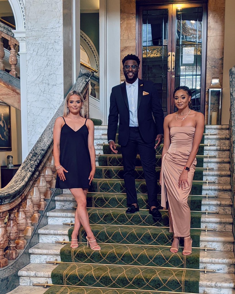 alicedearingx's tweet photo. Last night @ the @SportIndustry awards ✨

Presented the Active and Well-being award to the @FootballAssoc and met some amazing people for the first time , including @sammathews of @FNATIC ✨ #fangirl https://t.co/UCb2M4bJrD