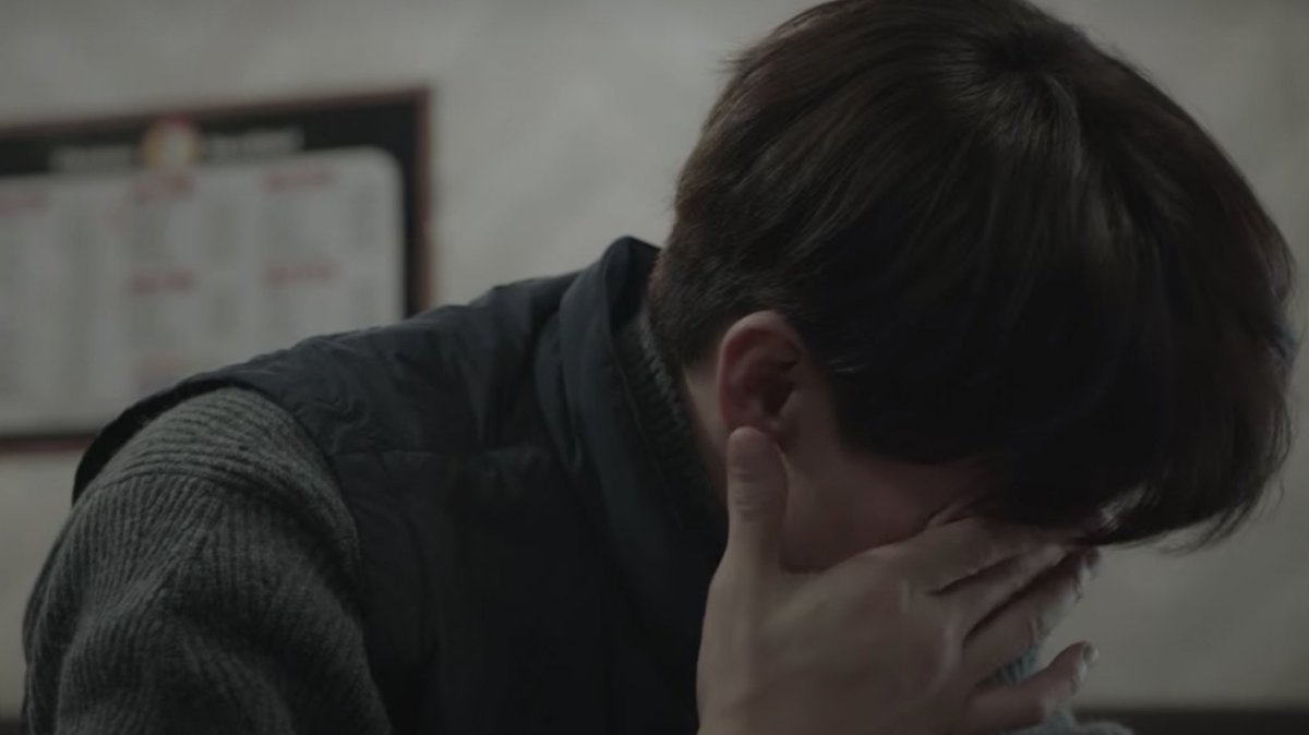 urijeongyeoul's tweet photo. The fact that Jeongwon knew exactly what to say to Geon because he went through the same thing so many time crying over his patients to his brother. 🥺 Now it’s time for him to comfort others 😭 I’m so proud of this growth!!!! #HospitalPlaylist2 #HospitalPlaylistS2Ep11 https://t.co/vX0aKBqWM2