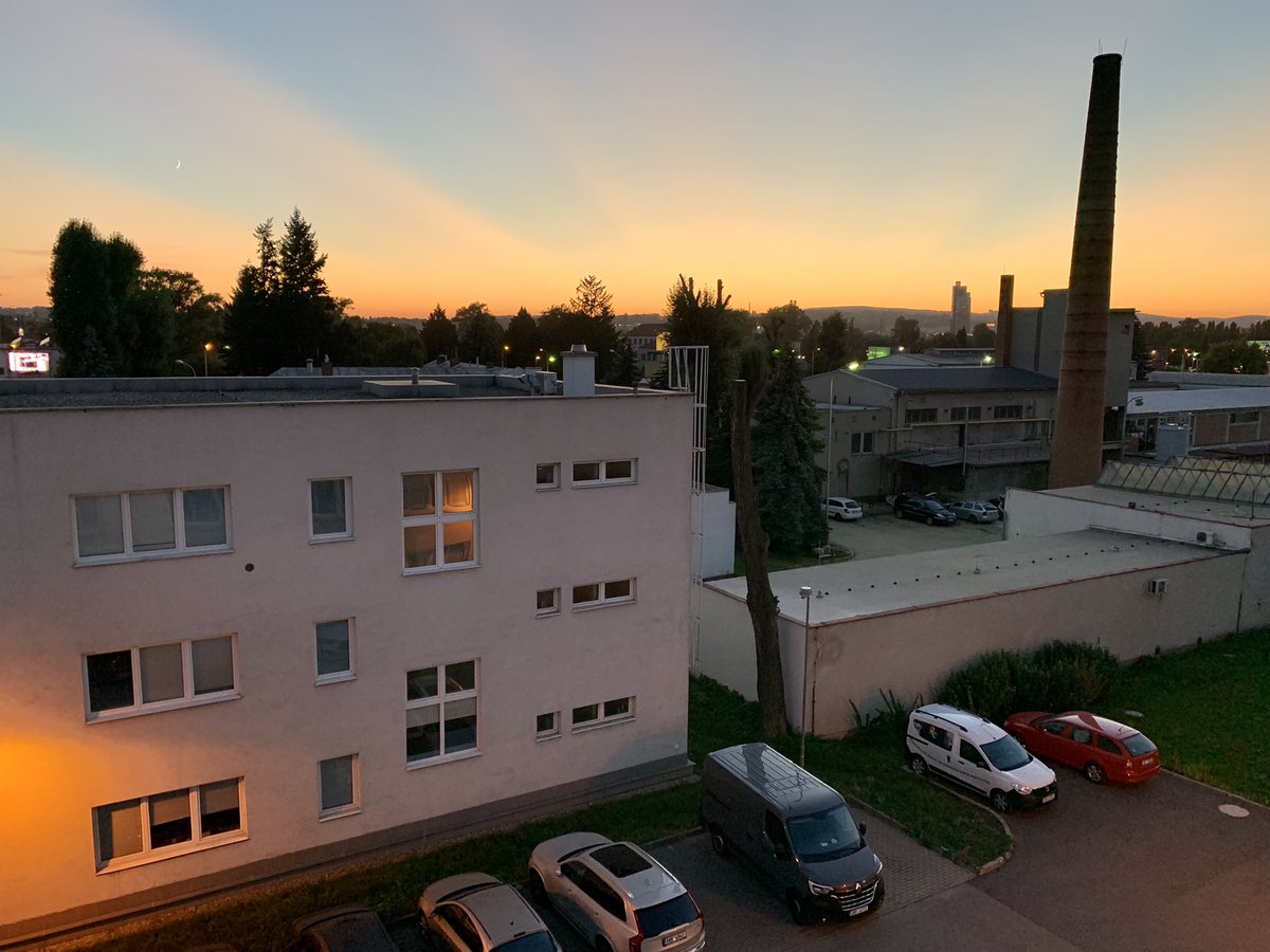 První offline sraz <a href="/Frontendisti/">Frontendisti.cz</a> po roce a půl — právě teď v Brně.