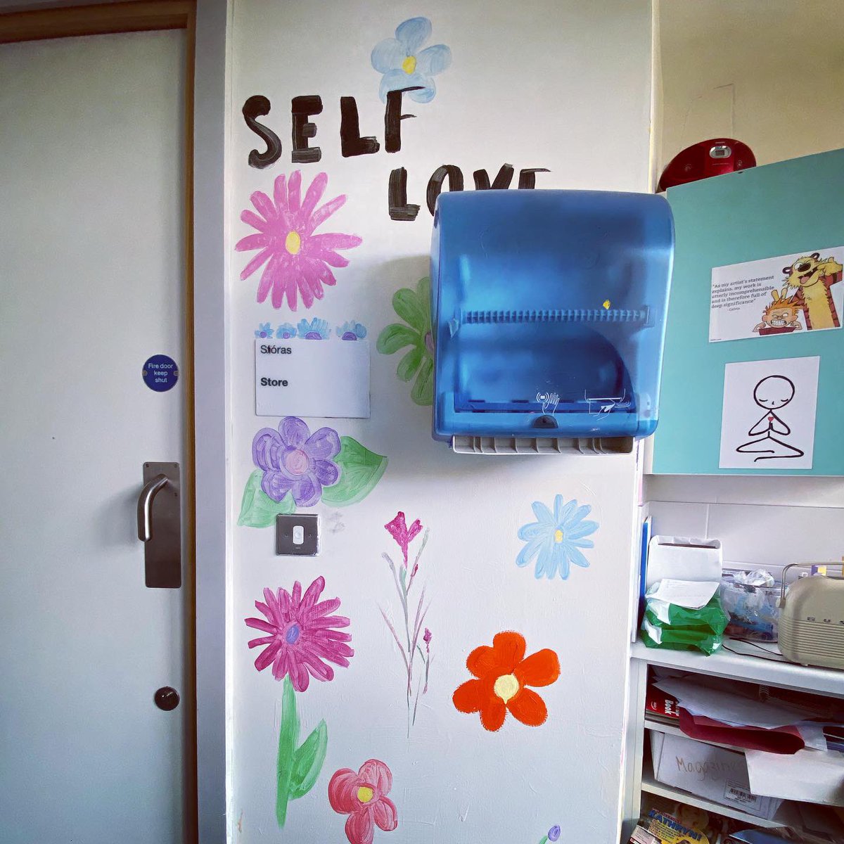 LinnDaraSchools's tweet photo. Thank you to Deborah, Play Therapist &amp; Family Therapist in @LinnDara for getting creative with our #Wellbeing values in the Art Room recently #EveryWallisACanvas #TeamLinnDara #KeepCalmAndCarryOn #SelfLove https://t.co/Ft3Ypq8hIg