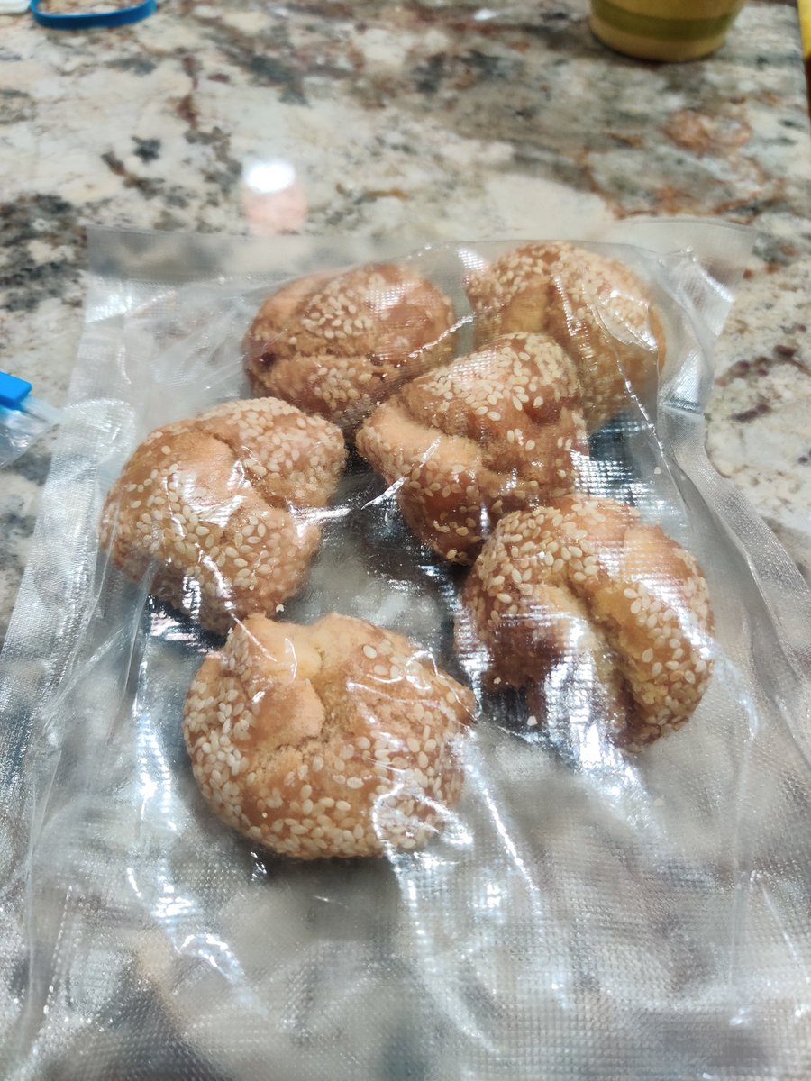 azsweetpinay75's tweet photo. Salamat Riz! All the way from Tacloban City! #Danggit #daing #kabak 😋😋😋 https://t.co/snWpGlzrzP