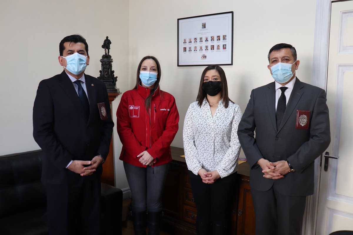 En la reunión, también participó la Coordinadora Regional de Seguridad Pública <a href="/Pameflores82/">Pamela Flores</a>, y el prefecto Juan Francisco Suazo, jefe de la Prefectura Provincial Magallanes.
(2/2)