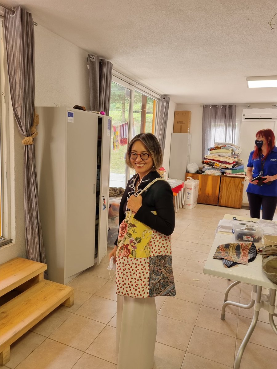 llungarotti's tweet photo. Thank you @gwi_son Reg Director of UN #DCO for wearing one of the bags of the brand #madeinBiH by people on the move. An article made by migrants and asylum seekers in #BiH ! https://t.co/4AYoHPD6yF