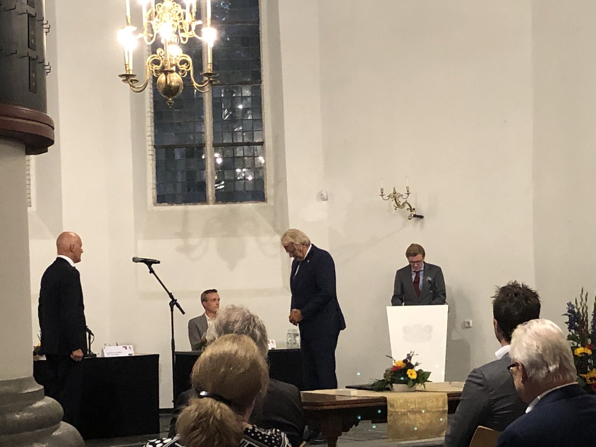 De beëdiging is rond! <a href="/bertwijbenga/">Bert Wijbenga</a> is de nieuwe burgemeester van Vlaardingen. 

Van harte gefeliciteerd 🎩