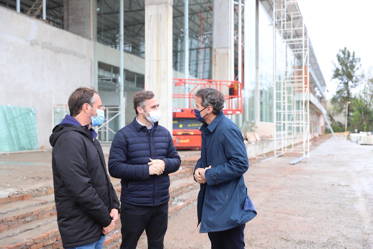 FedericoAchaval's tweet photo. Cuando hay voluntad, decisión y compromiso, los sueños se pueden hacer realidad; ver el Hospital Central de Pilar avance todos los días es una muestra de eso. 

Gracias ministro @gkatopodis por venir hoy a recorrer las obras de este lugar tan importante para los y las pilarenses. https://t.co/xcxcAH8fGU