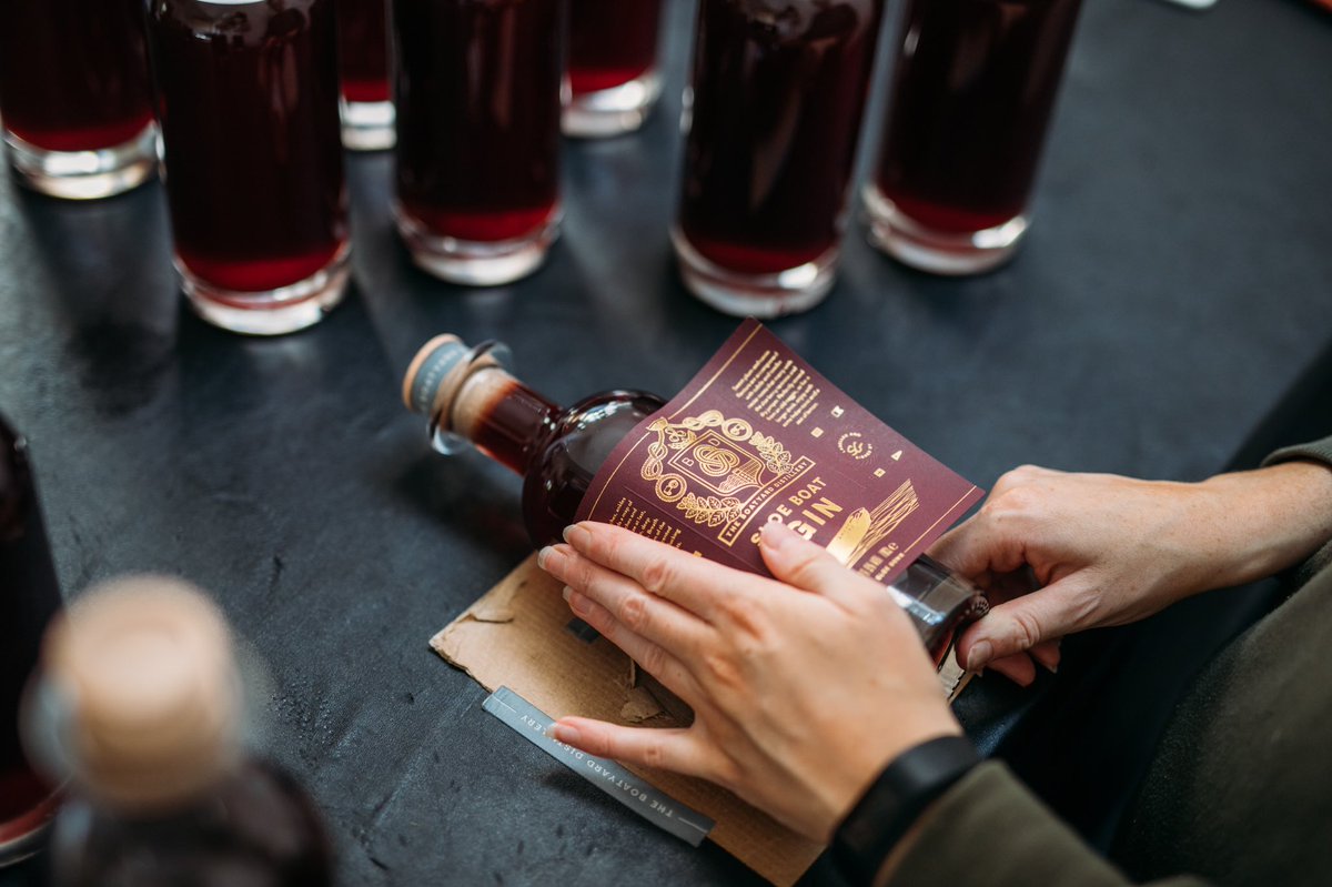 BoatyardDistill's tweet photo. Our team get pretty hands on to ensure you can get yours hands on the goods ๐๐ผ
Have you picked up your bottle of Sloe Boat Gin for the weekend?
#SloeDown #BoatyardDistillery #SloeBoatGin https://t.co/ptnUhNEA25