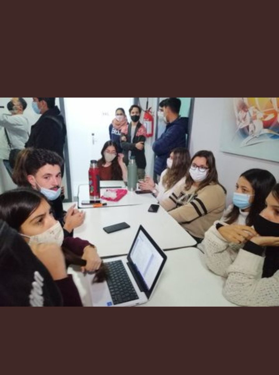 maloreferse's tweet photo. De los programas más lindos que lleva adelante la @DSocialFlorida. Hoy inauguramos dos nuevos hogares y con esto mejores condiciones para todos los/as estudiantes. Que importante contar con estas iniciativas que promueven y apoyan el derecho a la educación terciaria. https://t.co/Ts5BVdX0bc