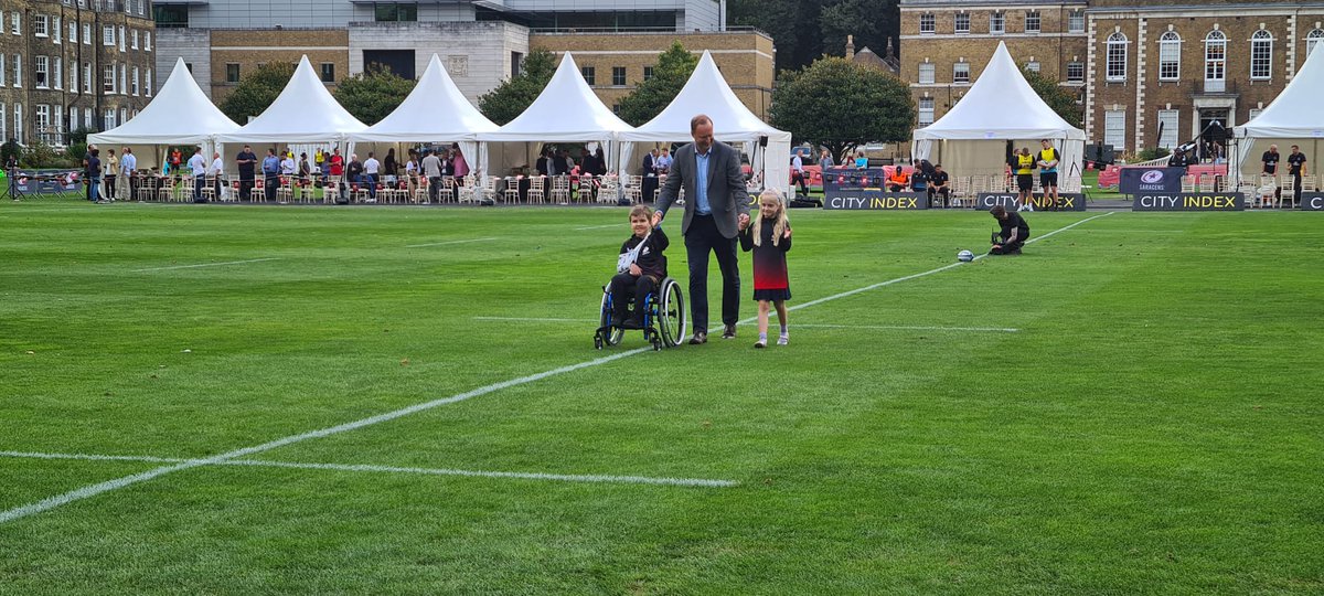 Huge thank you to our partners <a href="/Saracens/">Saracens Rugby Club</a> for supporting us at their pre-season friendly Vs <a href="/UlsterRugby/">Ulster Rugby</a> tonight and giving William the chance to take the ball out! 

Catch up on the match here and text TACKLEDMD to 70085 to donate £10 saracens.com/live-streams/l…