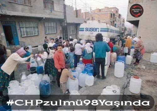 utok1453's tweet photo. ChpDemek

Kaburgalarım  kırık  deyip  yangın  meydanlarına  inmek yerine...! 
Kebapçıda "can boğazdan gelir" felsefesi ile tıkınmak demek...! #CHPzulmü98Yaşında https://t.co/QNoXJ8QiMh