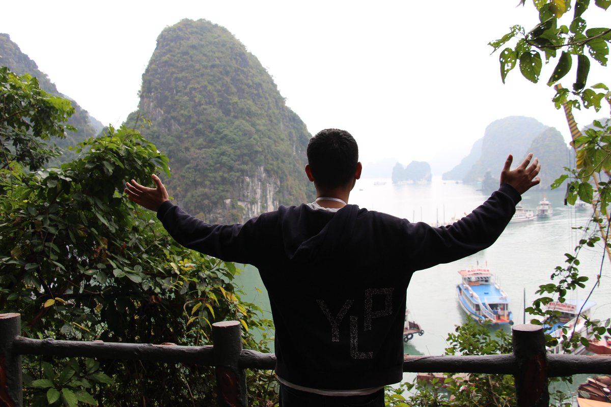 ATriptoVietnam1's tweet photo. #halongbay Vietnam is full of #caves if you are a cave person you gonna enjoy trips there,,, just take any #tour from the city and enjoy another #wonder on #Earth ....

#Vietnam #vietnamese #TravelGuides #travelgram #travelblogger #BayArea https://t.co/dzCWNal4pu