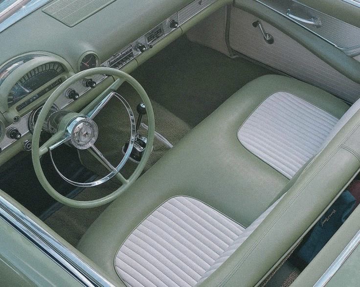 arsenalologist's tweet photo. there’s just something about the color sage green; https://t.co/2sBkp5OSFv