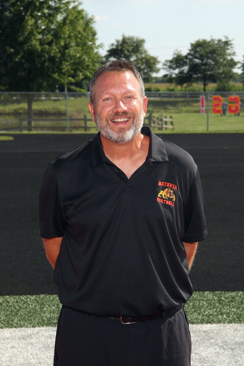 BearsOutreach's tweet photo. Congratulations to our @ChicagoBears Coach of the Week winner brought to you by @Athletico, Coach Piron of @BataviaHS!

@IHSA_IL x #CoachOfTheWeek https://t.co/OQb6xpIEZW