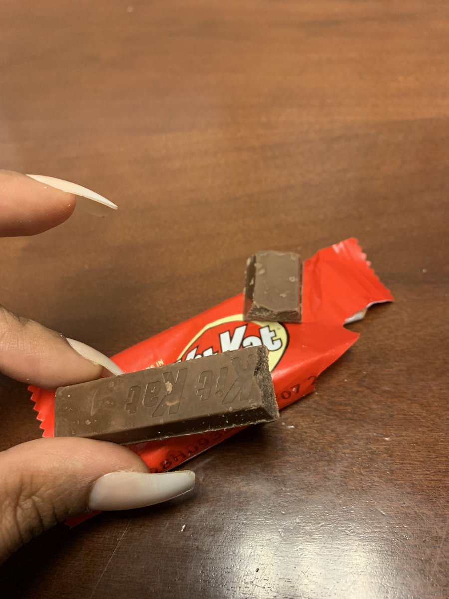 Rituuu11's tweet photo. @KITKAT where’s my wafer? https://t.co/N1YkzDuP3Z